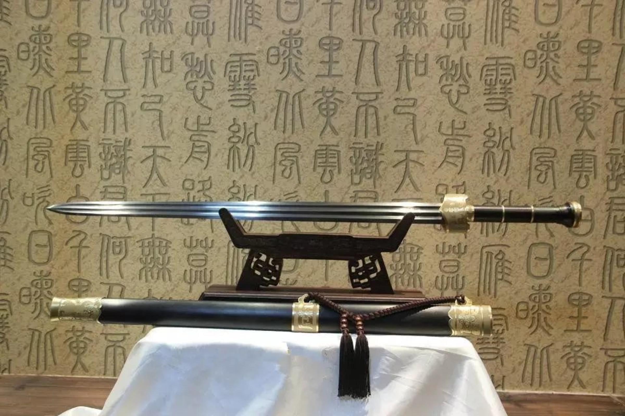 手工包铜双色越王剑